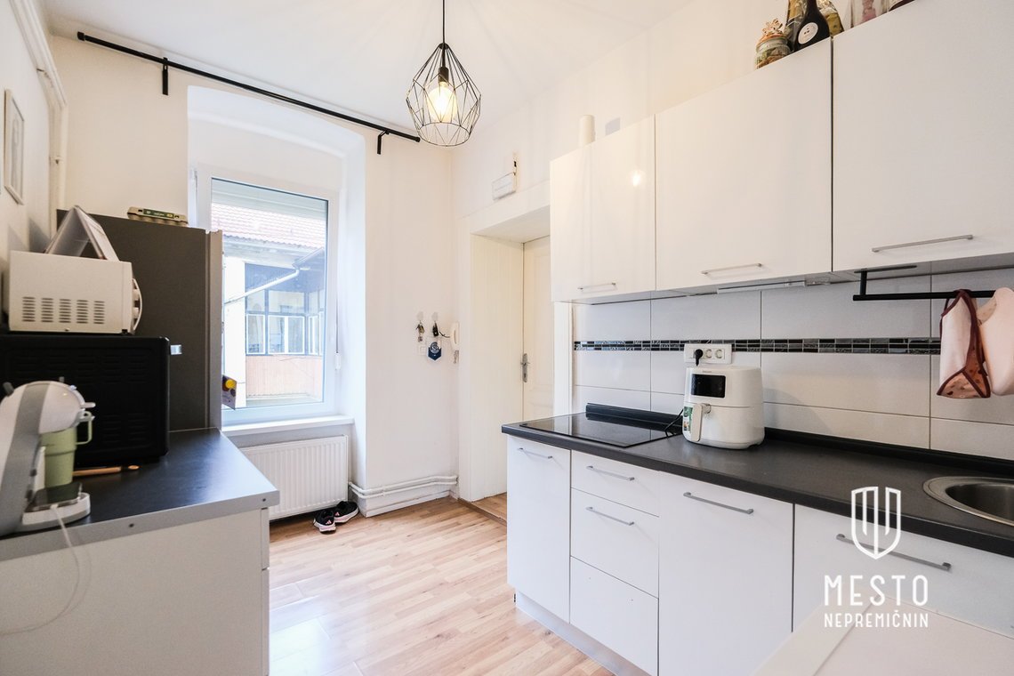 Three-bedroom apartment in the center – 4