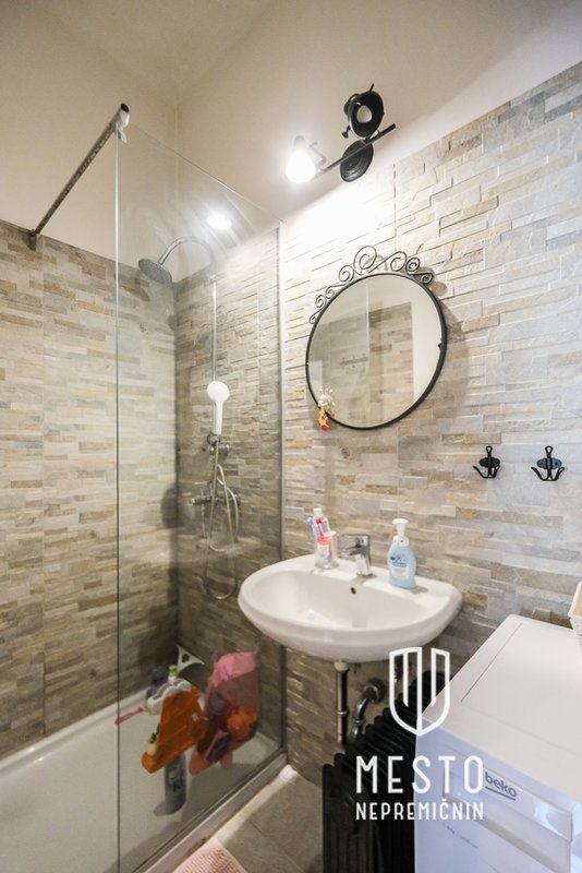 Three-bedroom apartment in the center – 10