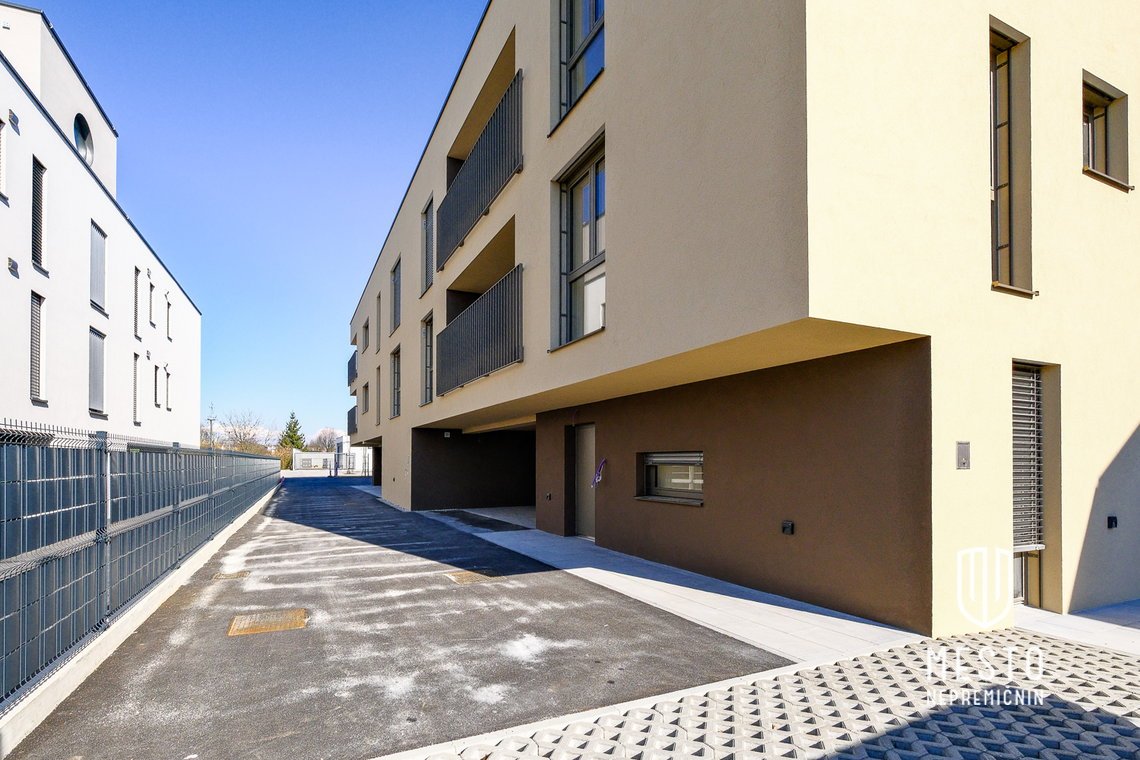 Three-room apartment in Vila Block Slape 2 – 16