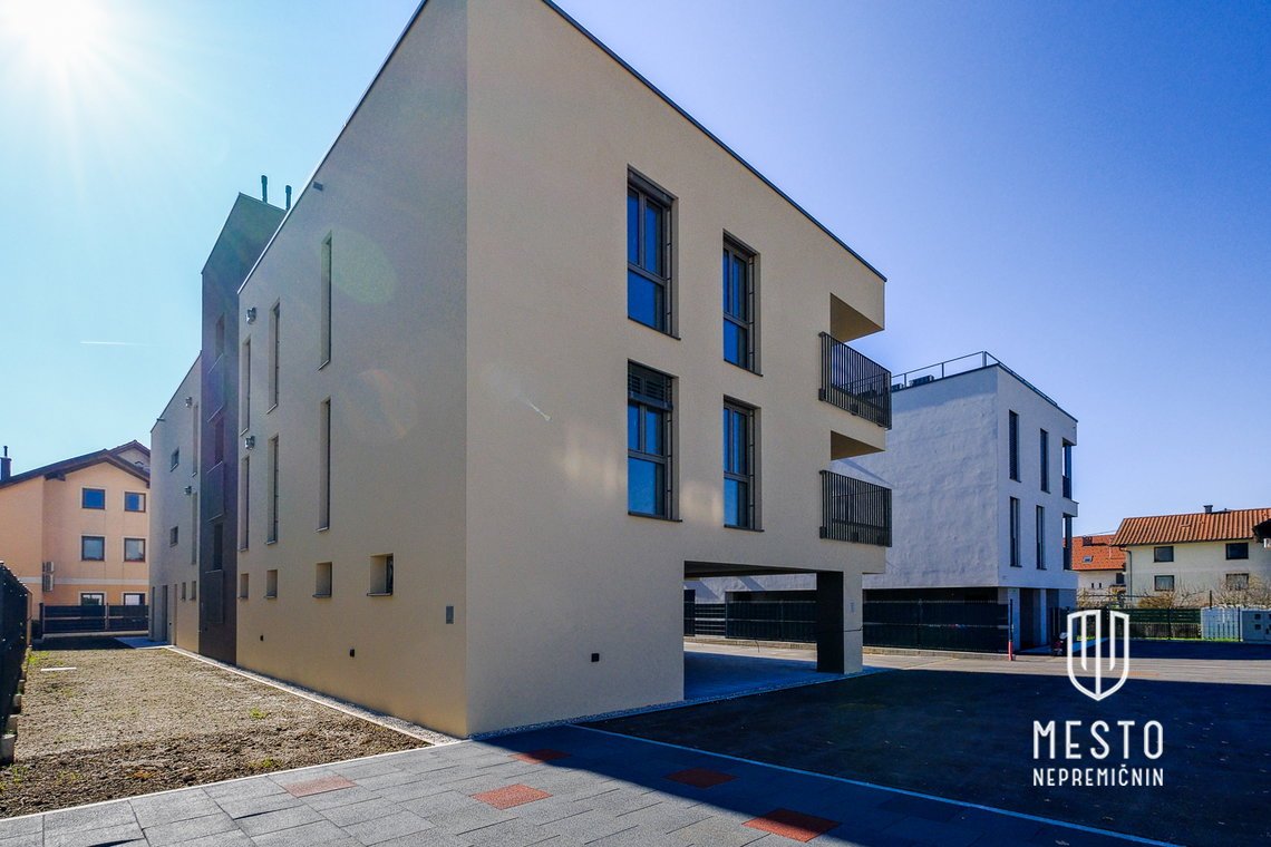 Three-room apartment in Vila Block Slape 2 – 23