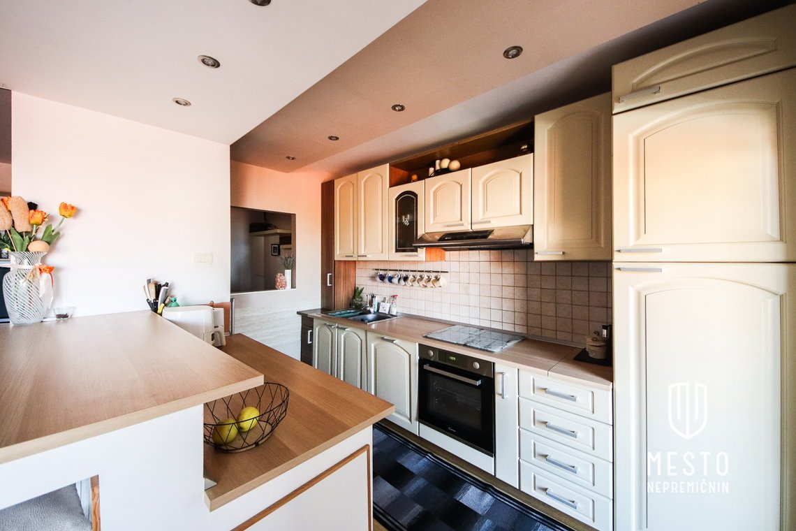 Four-bedroom apartment with sea view in Koper – 8