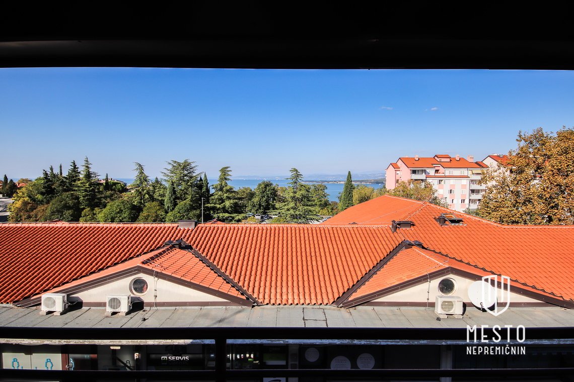Four-bedroom apartment with sea view in Koper – 17