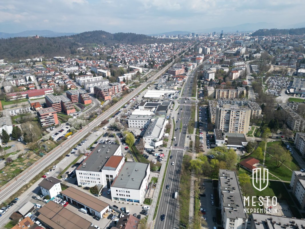 Commercial space in Vič – visible location on Tržaška cesta – 12