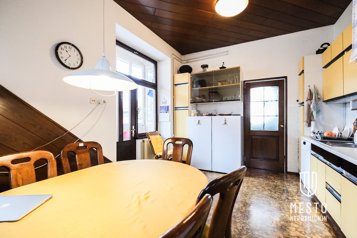 Historic apartment in the city center – 4