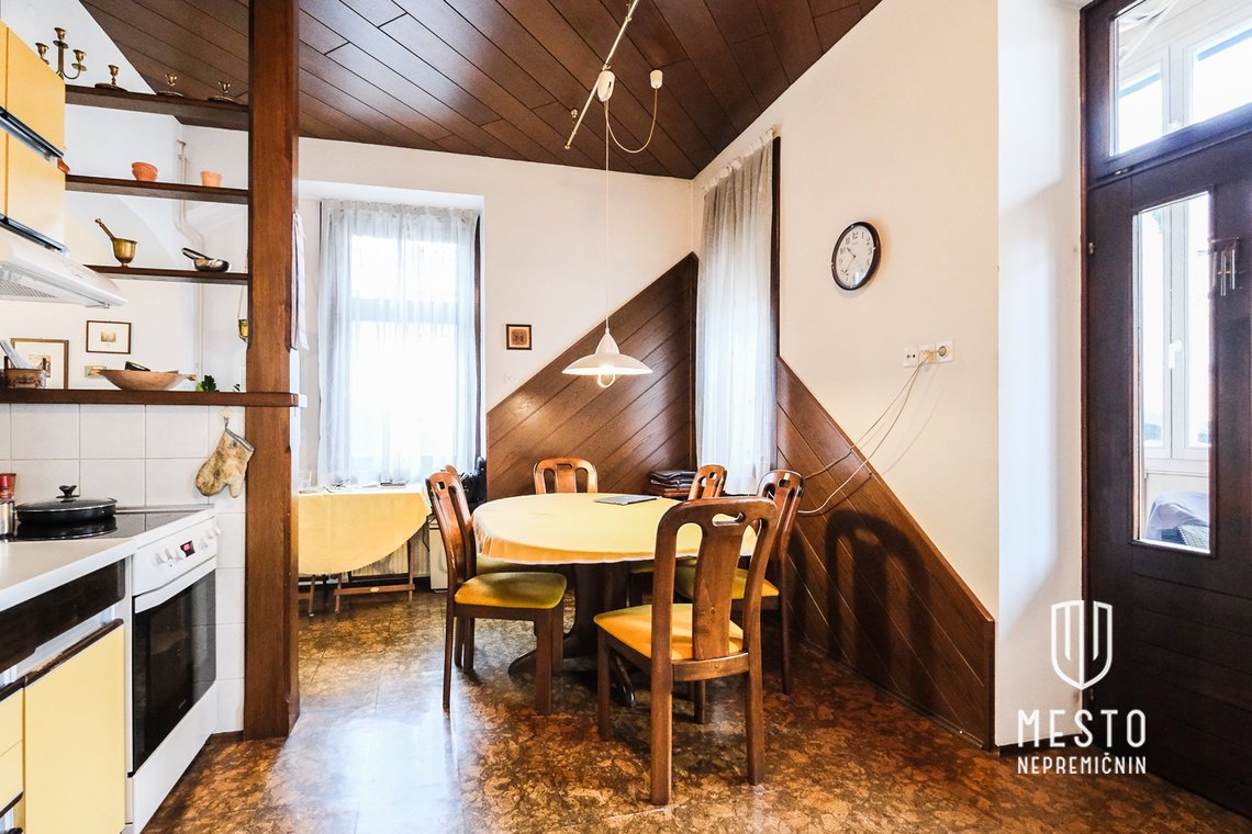 Historic apartment in the city center – 7