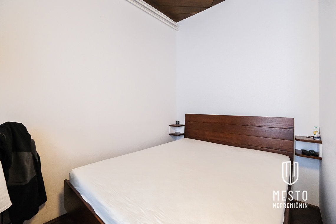 Historic apartment in the city center – 11