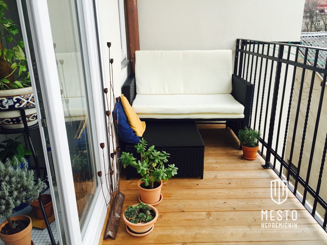 Four-room apartment in the center – 9