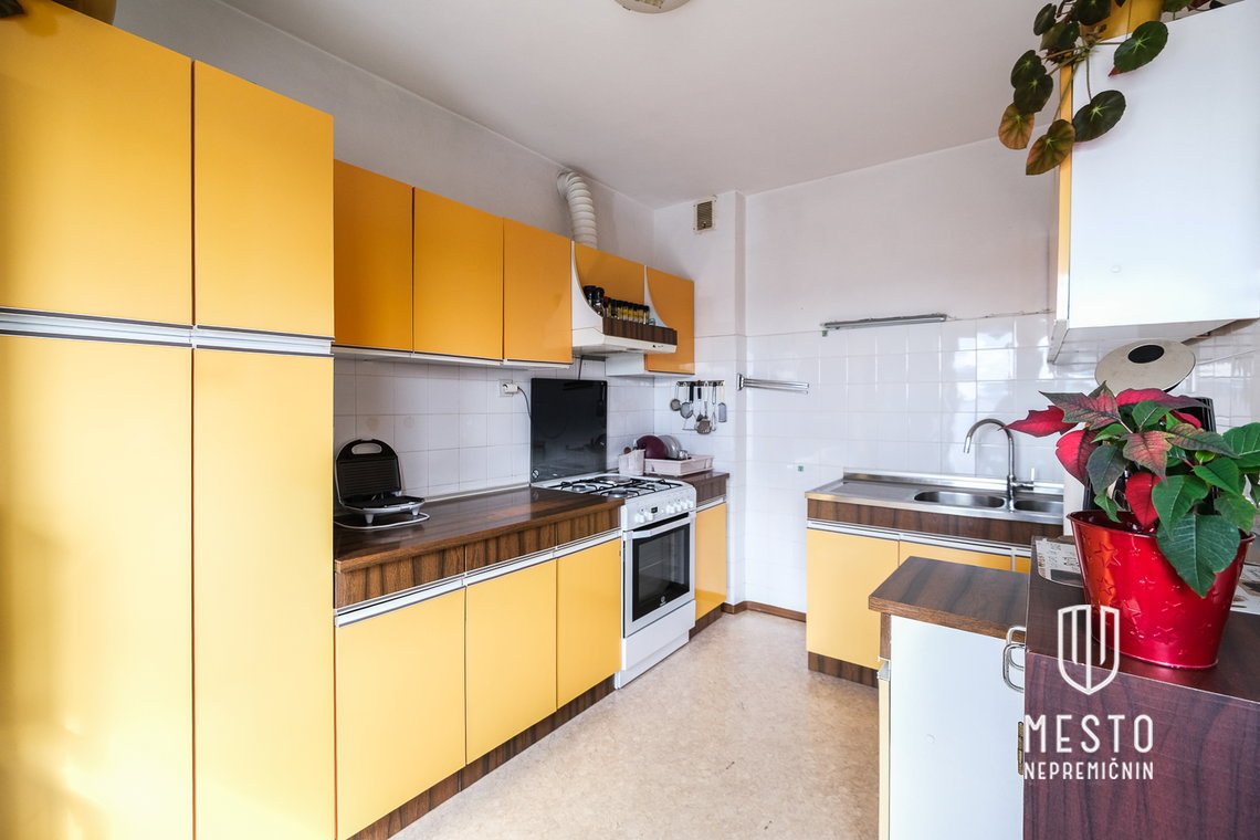 Detached house near Golovec, with 3 separate apartments – 5
