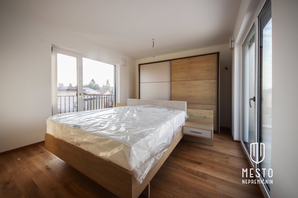 Duplex / two-family house in Rožni Dolina – 11