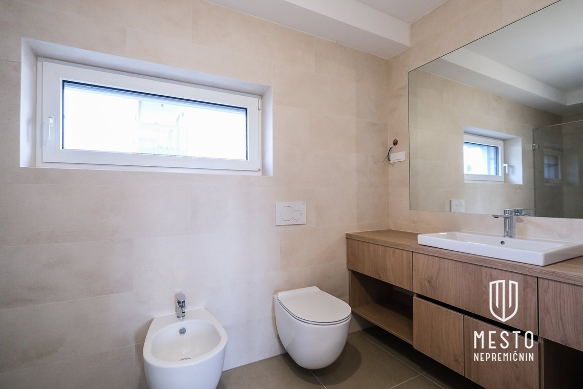 Three-bedroom apartment in Nadgorica – 4