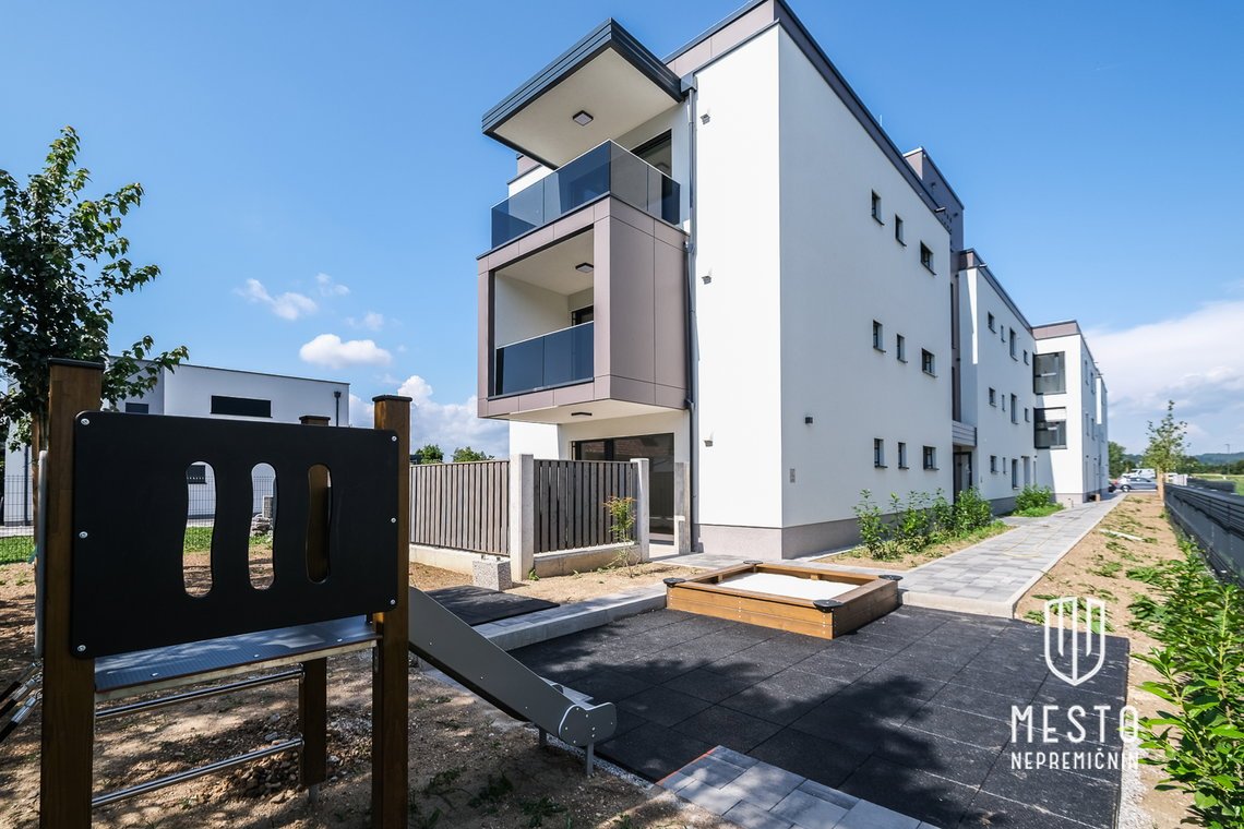 Three-bedroom apartment in Nadgorica – 11