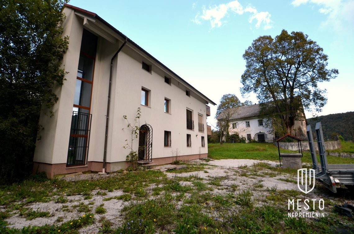 Namršelj Manor and a standalone house with large land in Želimlje near Škofljica (K+P+1+M, house built in 2010, manor built in 1720, total land area 62,981 m²) – 11