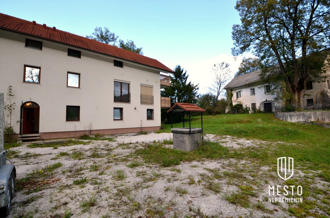 Namršelj Manor and a standalone house with large land in Želimlje near Škofljica (K+P+1+M, house built in 2010, manor built in 1720, total land area 62,981 m²) – 12