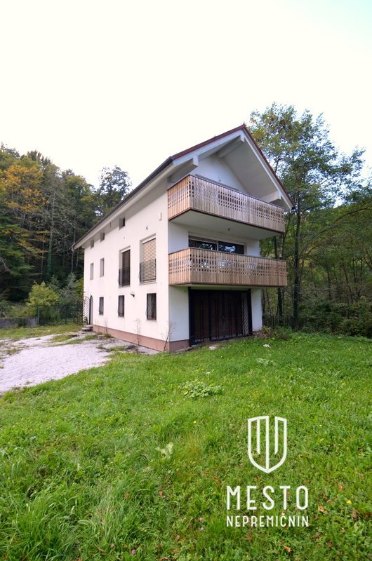 Namršelj Manor and a standalone house with large land in Želimlje near Škofljica (K+P+1+M, house built in 2010, manor built in 1720, total land area 62,981 m²) – 13