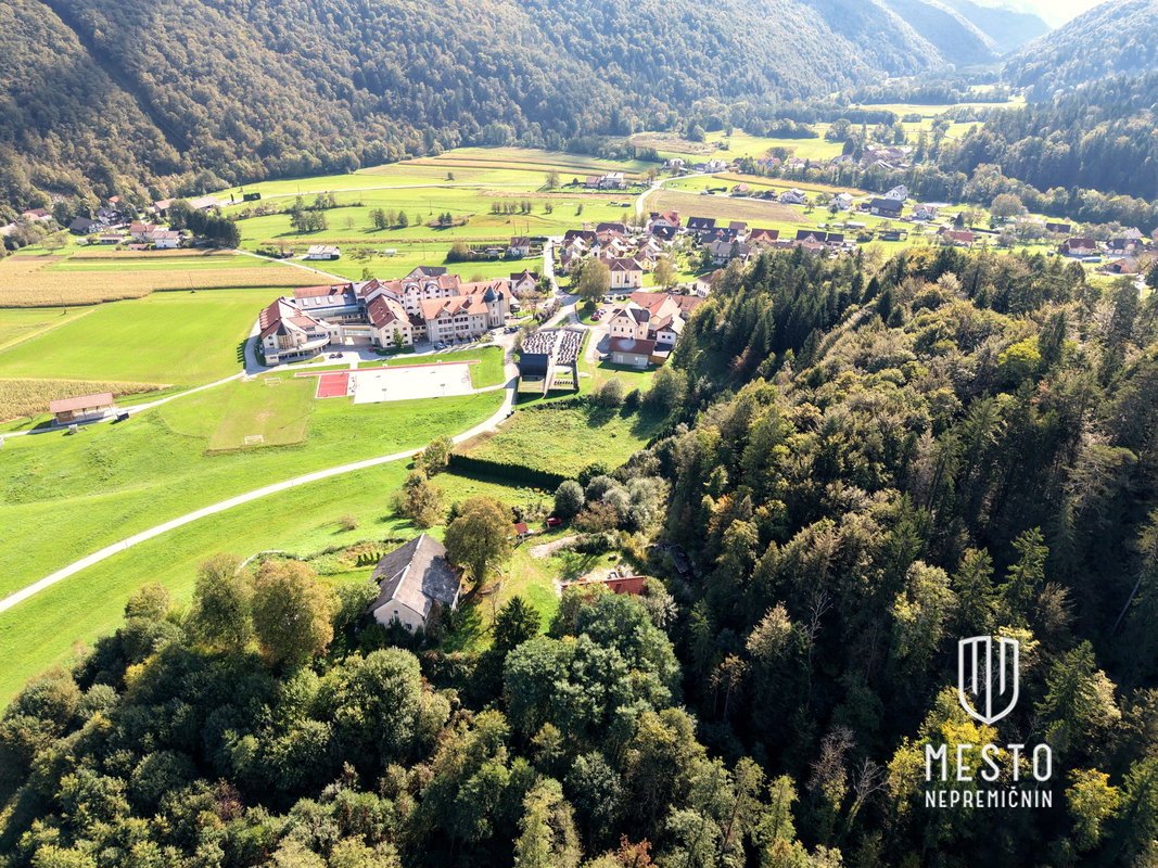 Namršelj Manor and a standalone house with large land in Želimlje near Škofljica (K+P+1+M, house built in 2010, manor built in 1720, total land area 62,981 m²) – 17