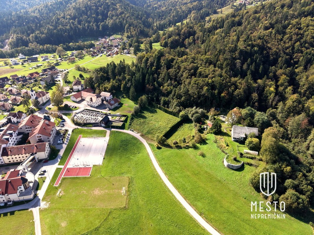 Namršelj Manor and a standalone house with large land in Želimlje near Škofljica (K+P+1+M, house built in 2010, manor built in 1720, total land area 62,981 m²) – 19