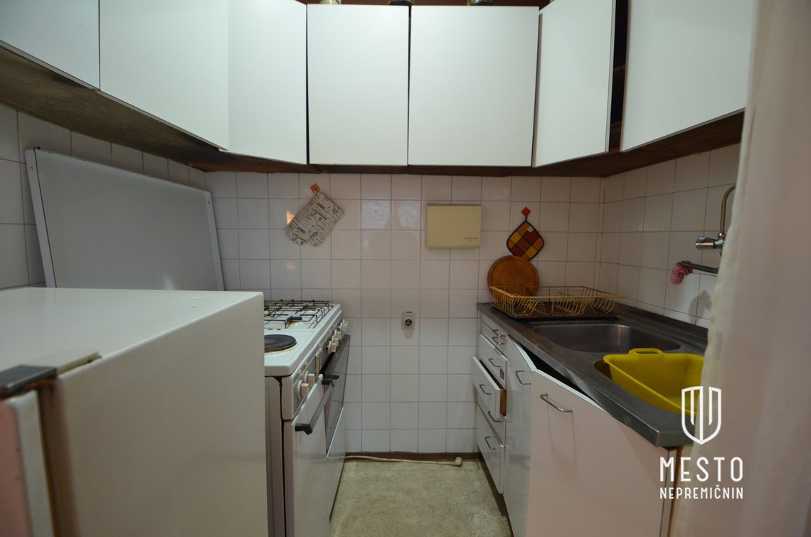 Two-and-a-half-room apartment with garage, near all infrastructure (2nd/3rd floor, built in 1949) – 8