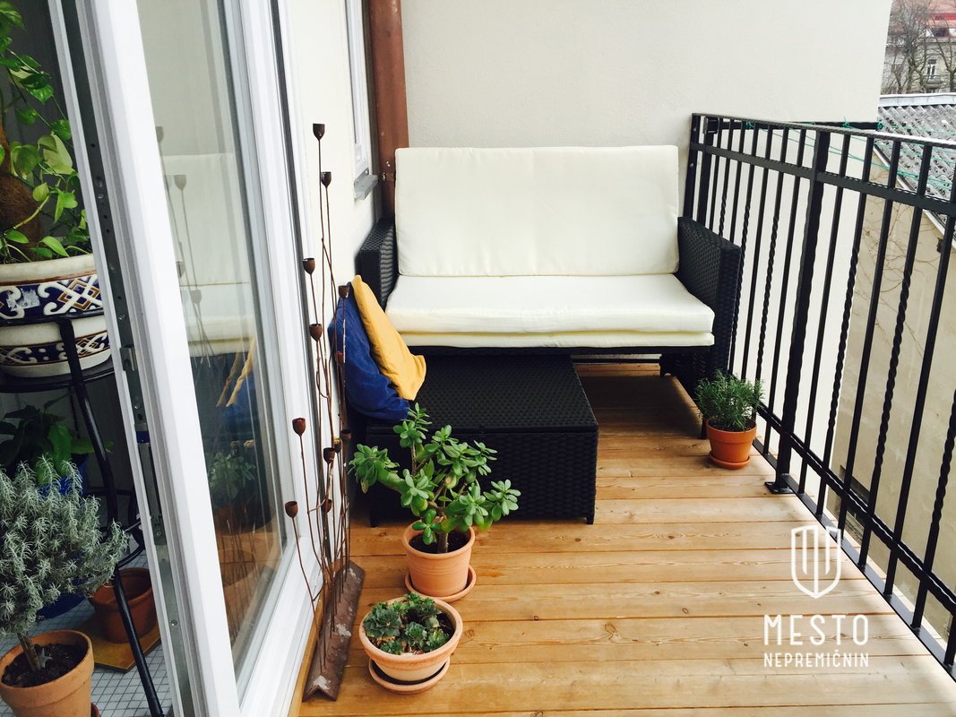 Four-room apartment in the center – 9