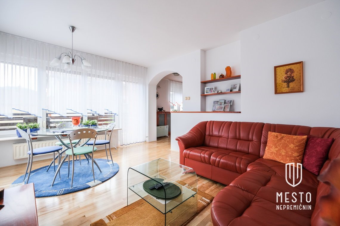 Detached house in Dobrova – 2