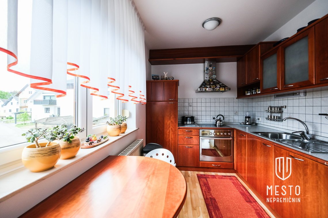 Detached house in Dobrova – 4
