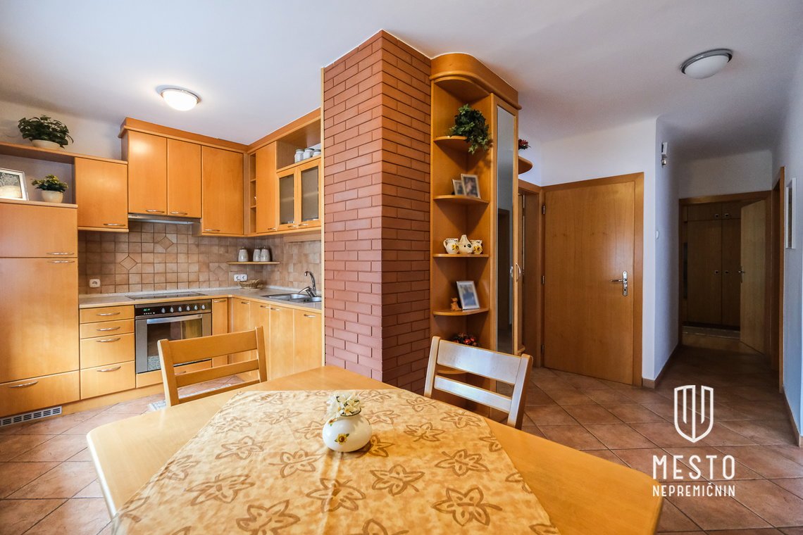 Detached House in Dobrova – 11
