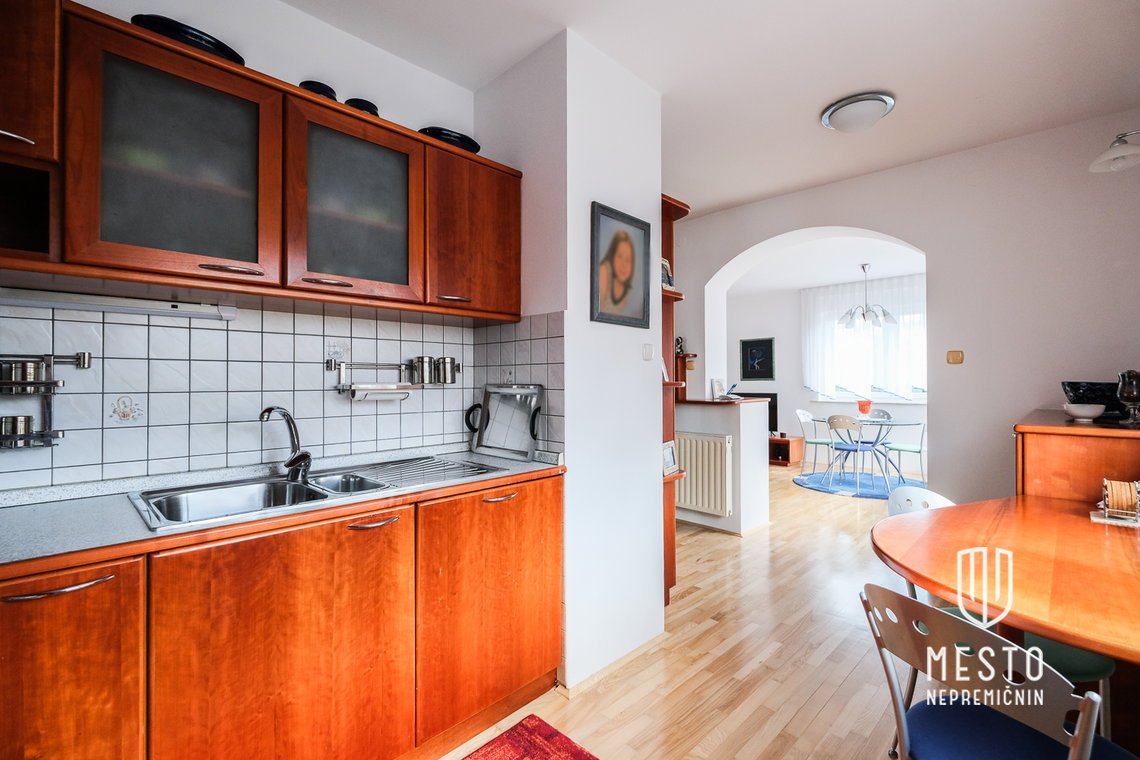 Detached House in Dobrova – 15