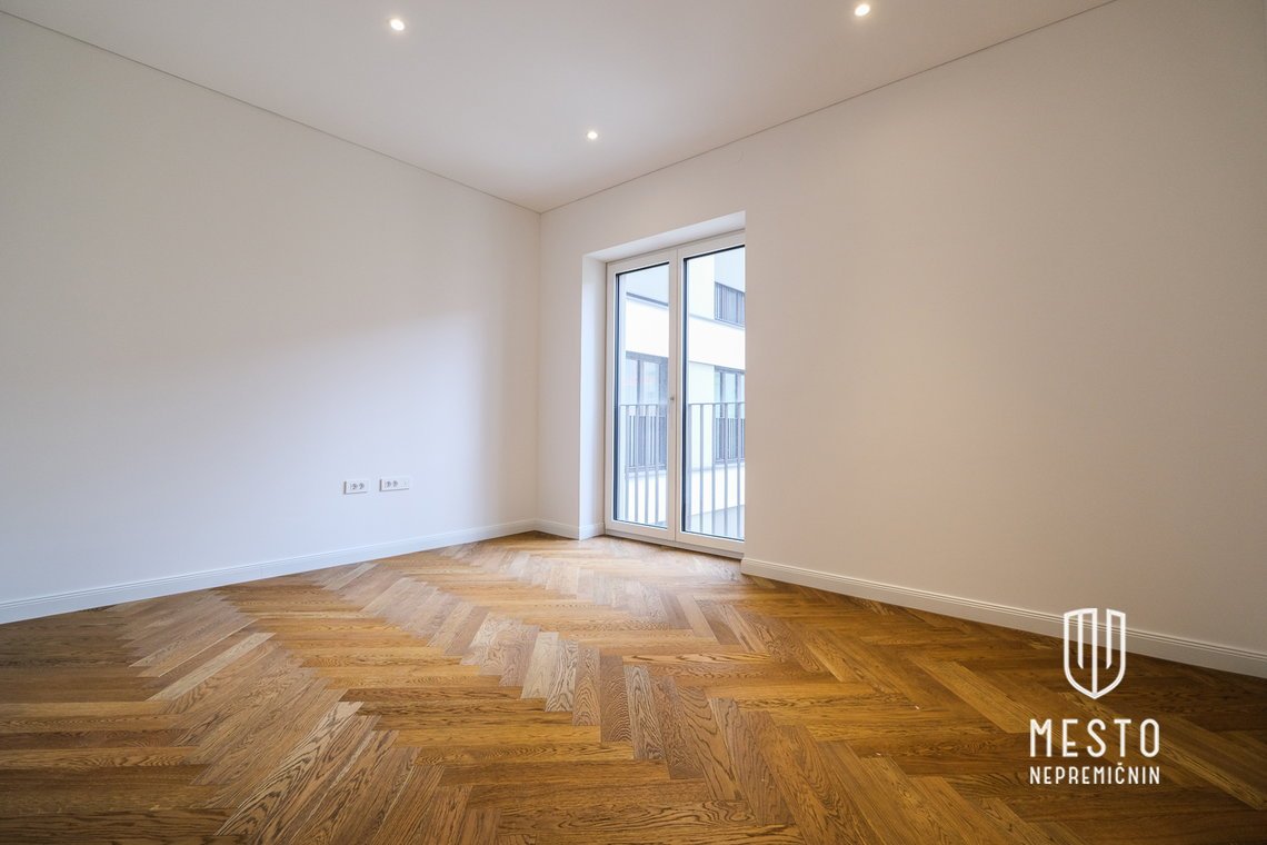 Spacious 4-bedroom apartment – 12