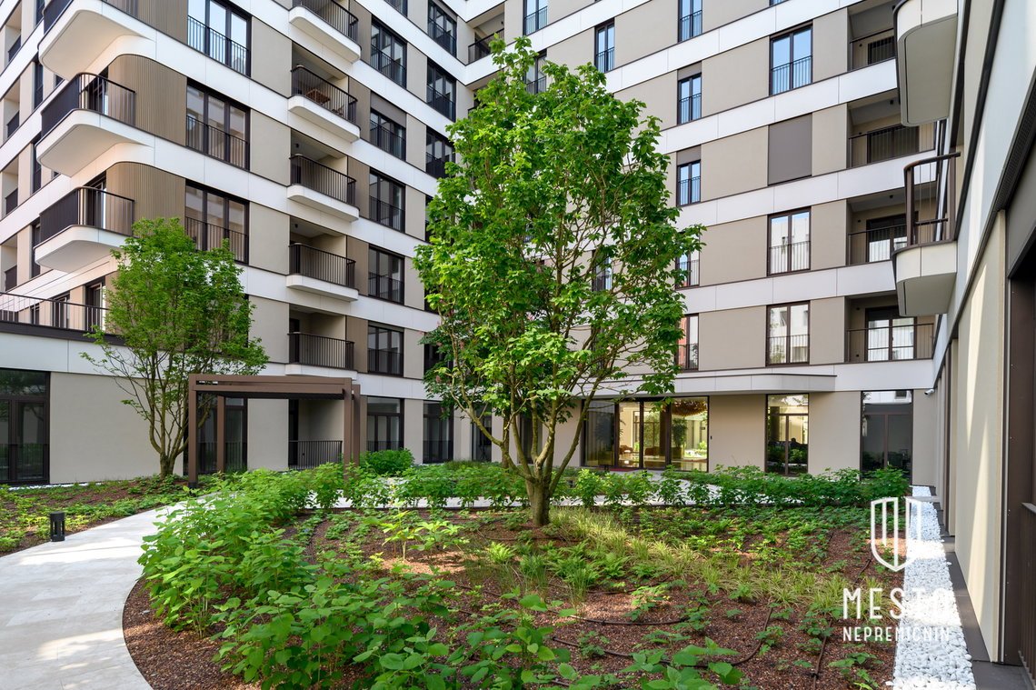 Spacious 4-bedroom apartment – 22